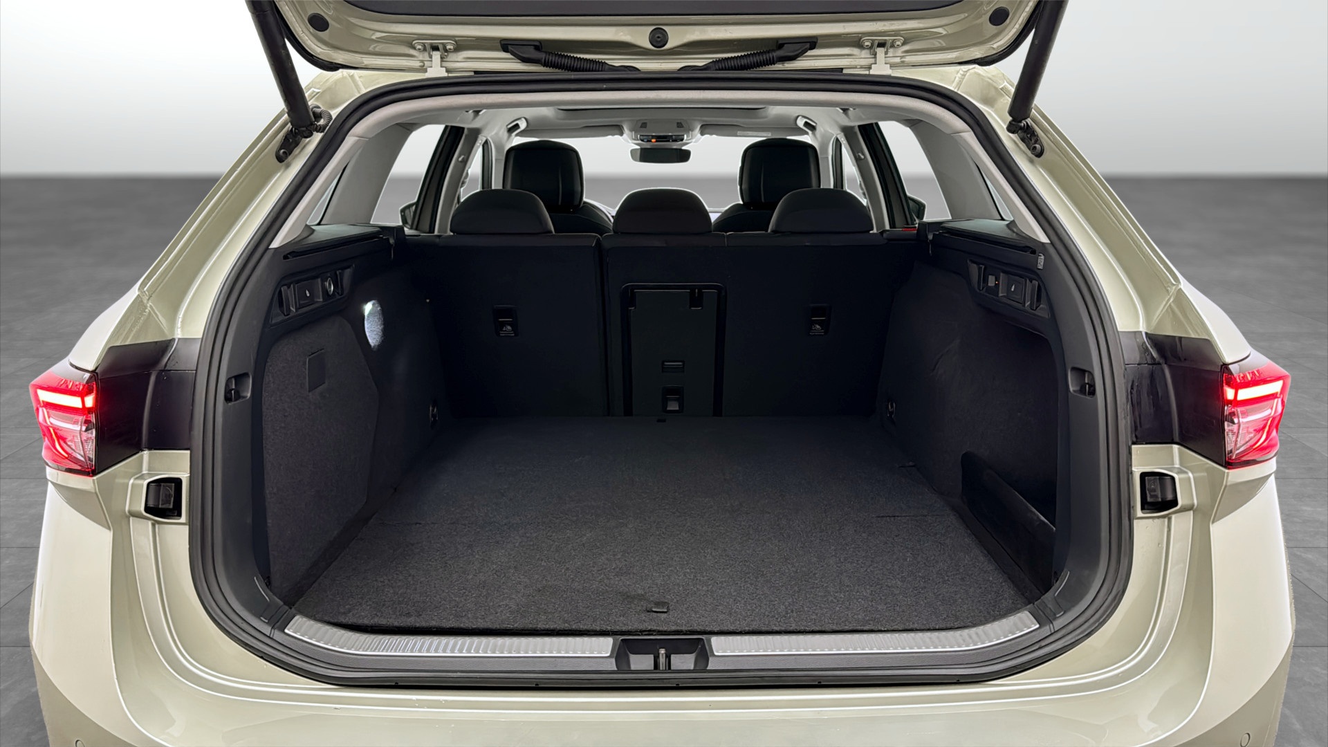 Skoda Superb Combi WBK34X