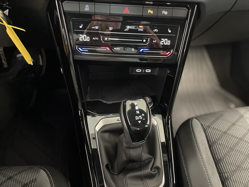 Volkswagen T-Roc WBL04K