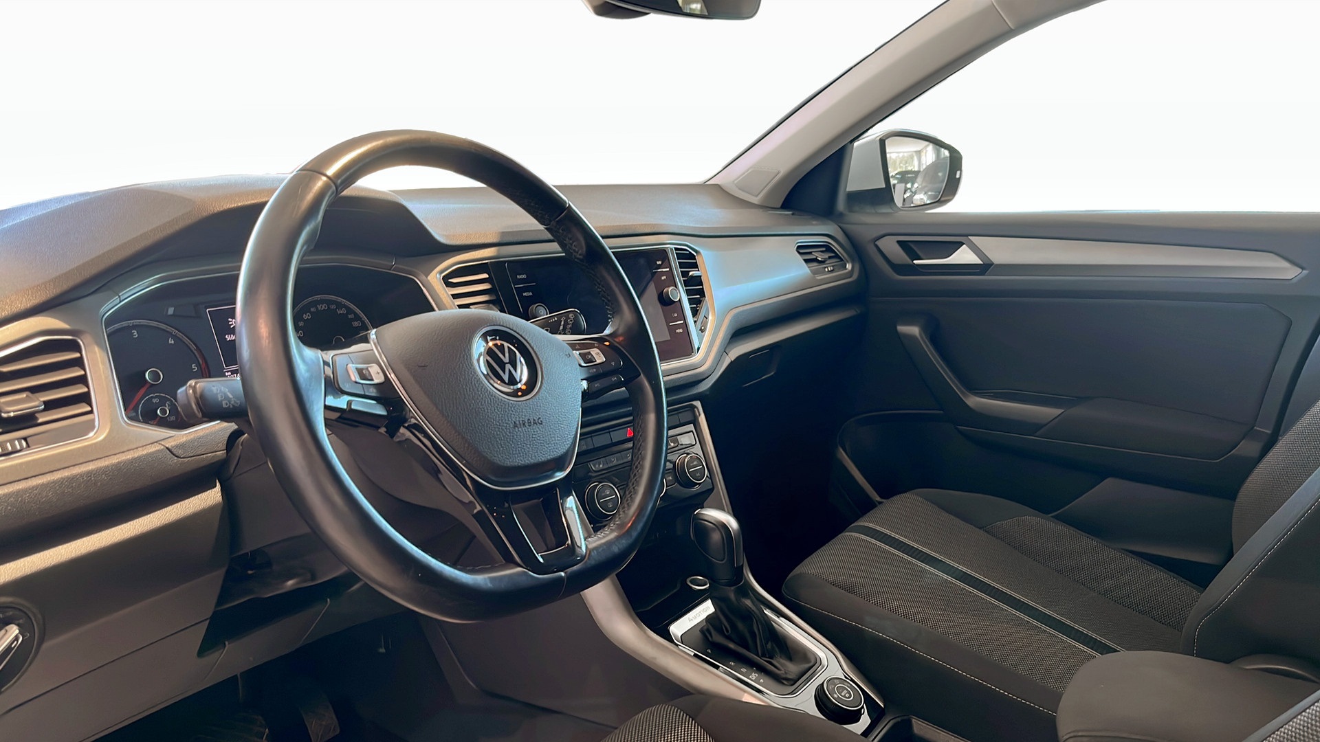 Volkswagen T-Roc WBL81E
