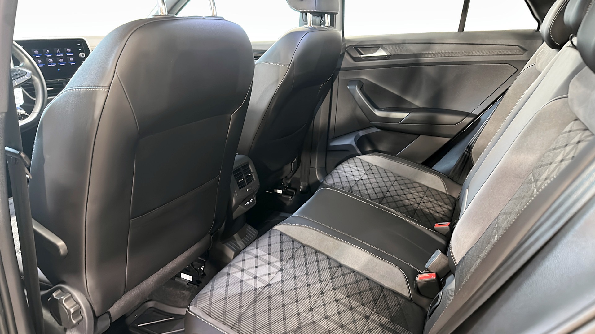 Volkswagen T-Roc WBM35X