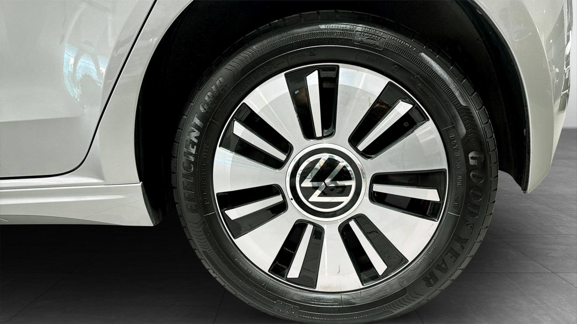 Volkswagen e-Up! WBM59G