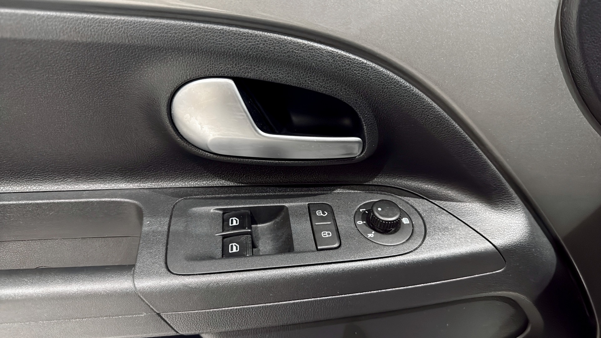 Volkswagen e-Up! WBM59G