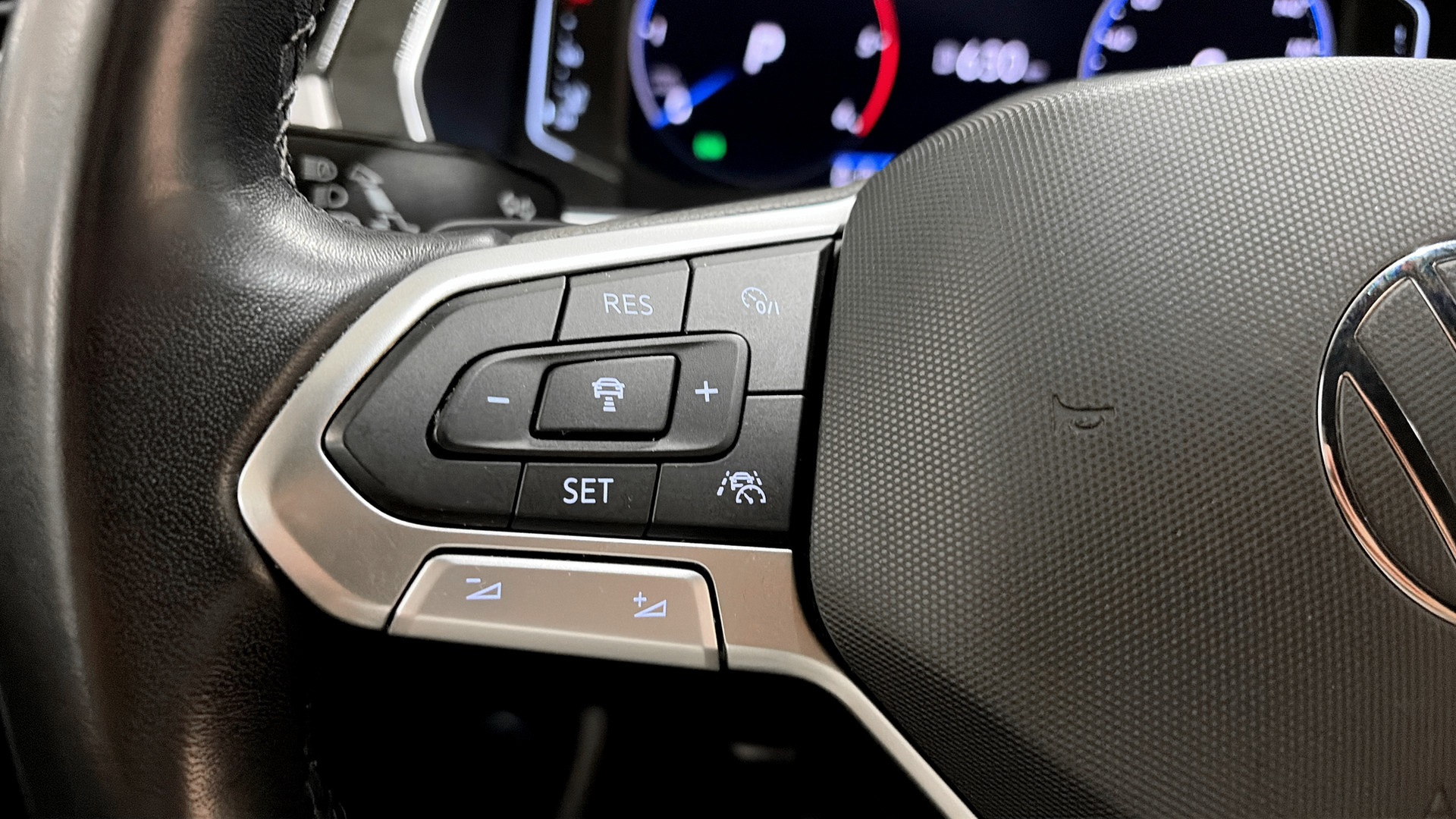Volkswagen Passat WBM59U