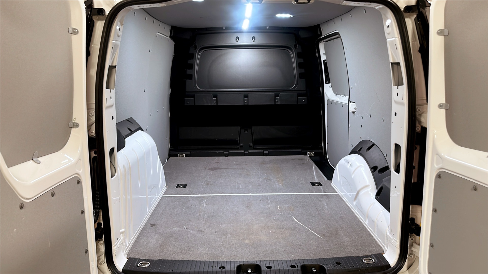 Volkswagen Caddy Cargo WBW83T