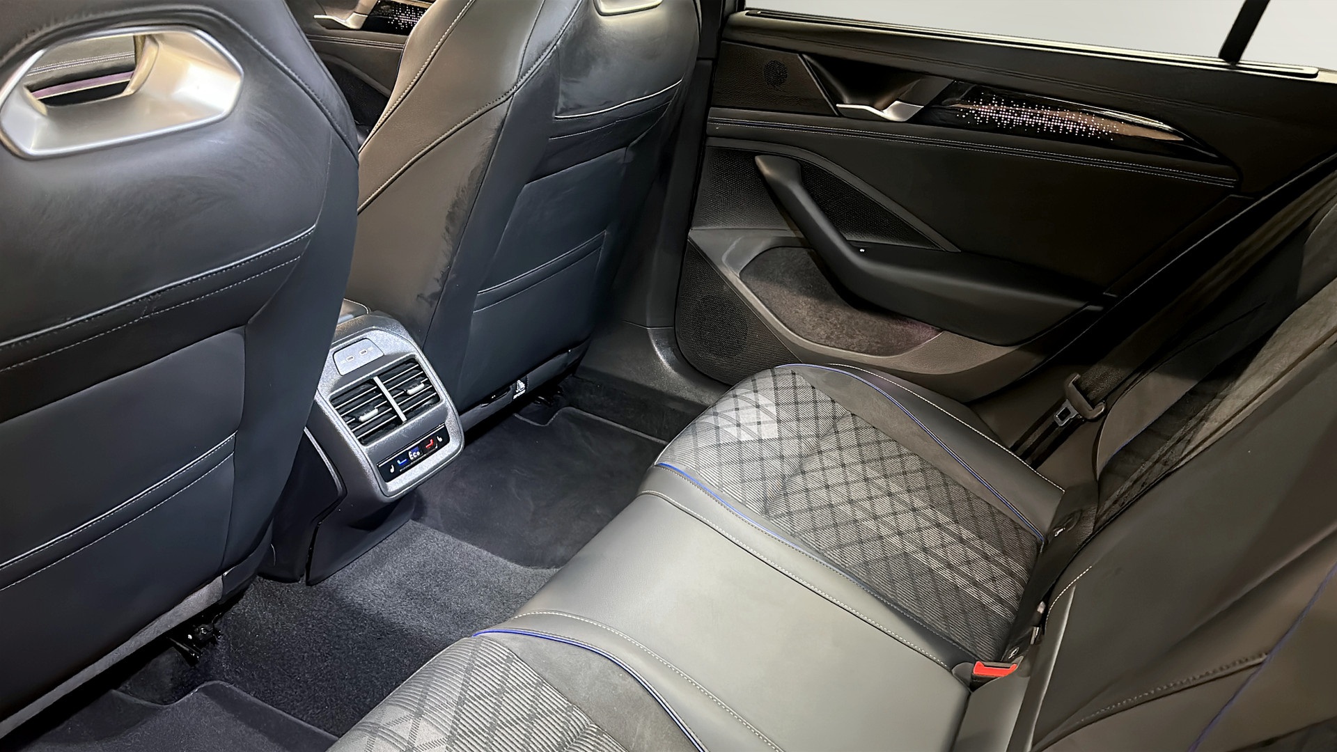 Volkswagen Passat WBZ67K