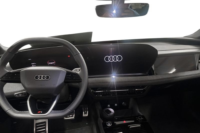 Audi A6 Avant e-tron WCA87S