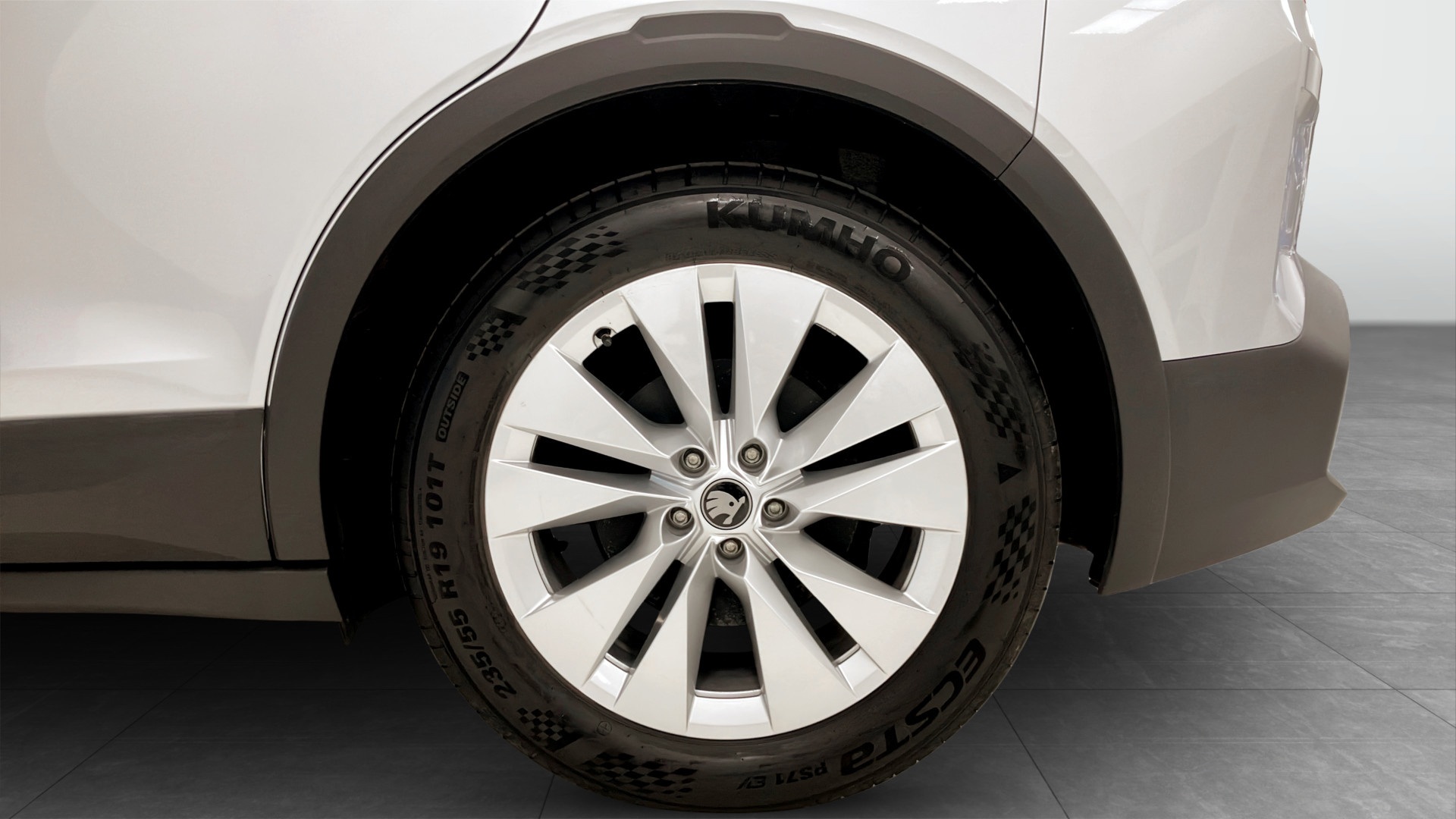 Skoda Elroq WCC33R