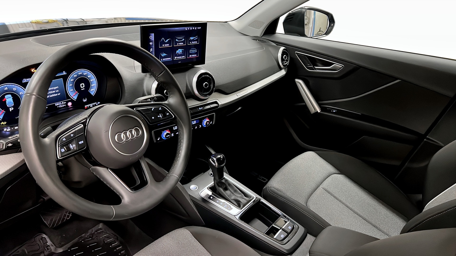 Audi Q2 WCC58M