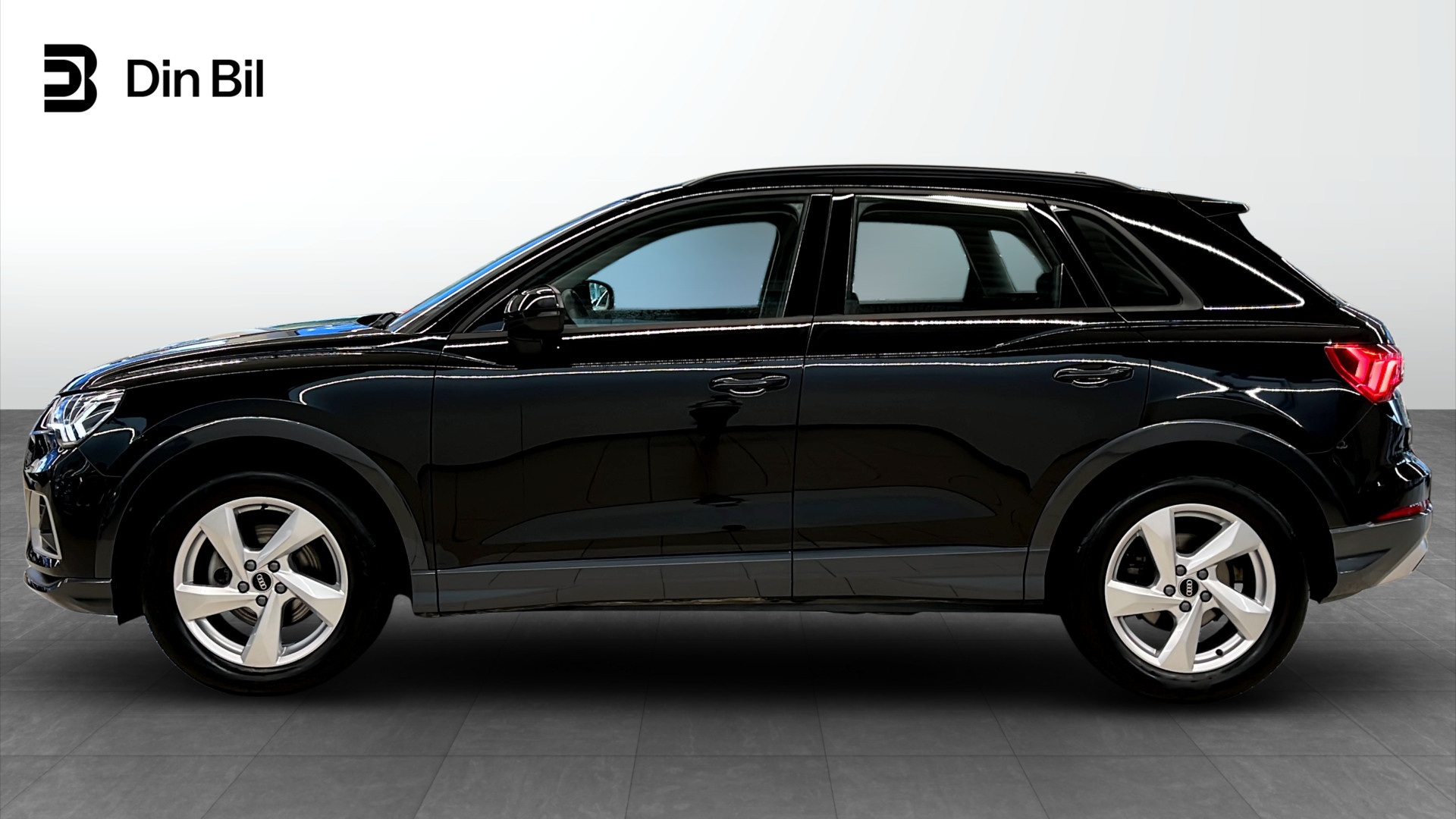 Audi Q3 WCD08D