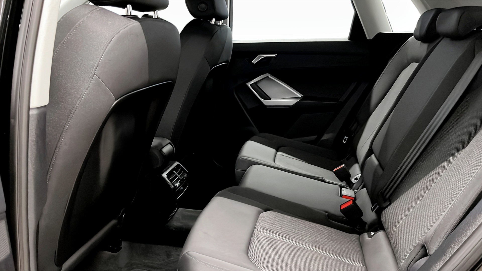 Audi Q3 WCD08D