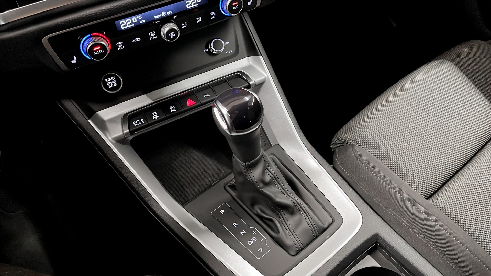 Audi Q3 WCD08D