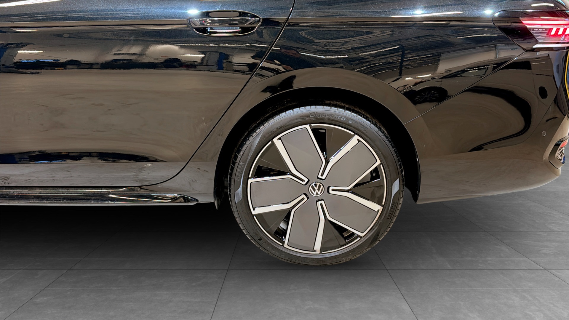 Volkswagen Passat WCD35J
