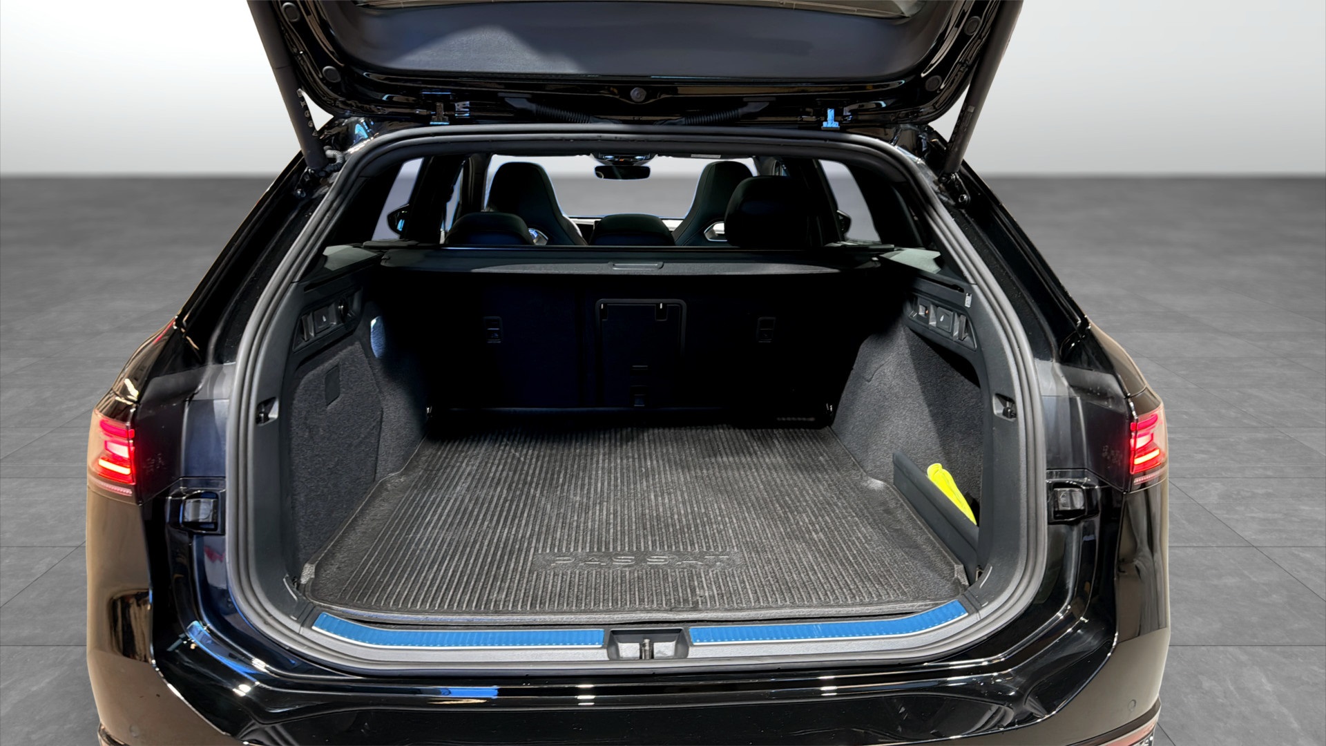 Volkswagen Passat WCD35J