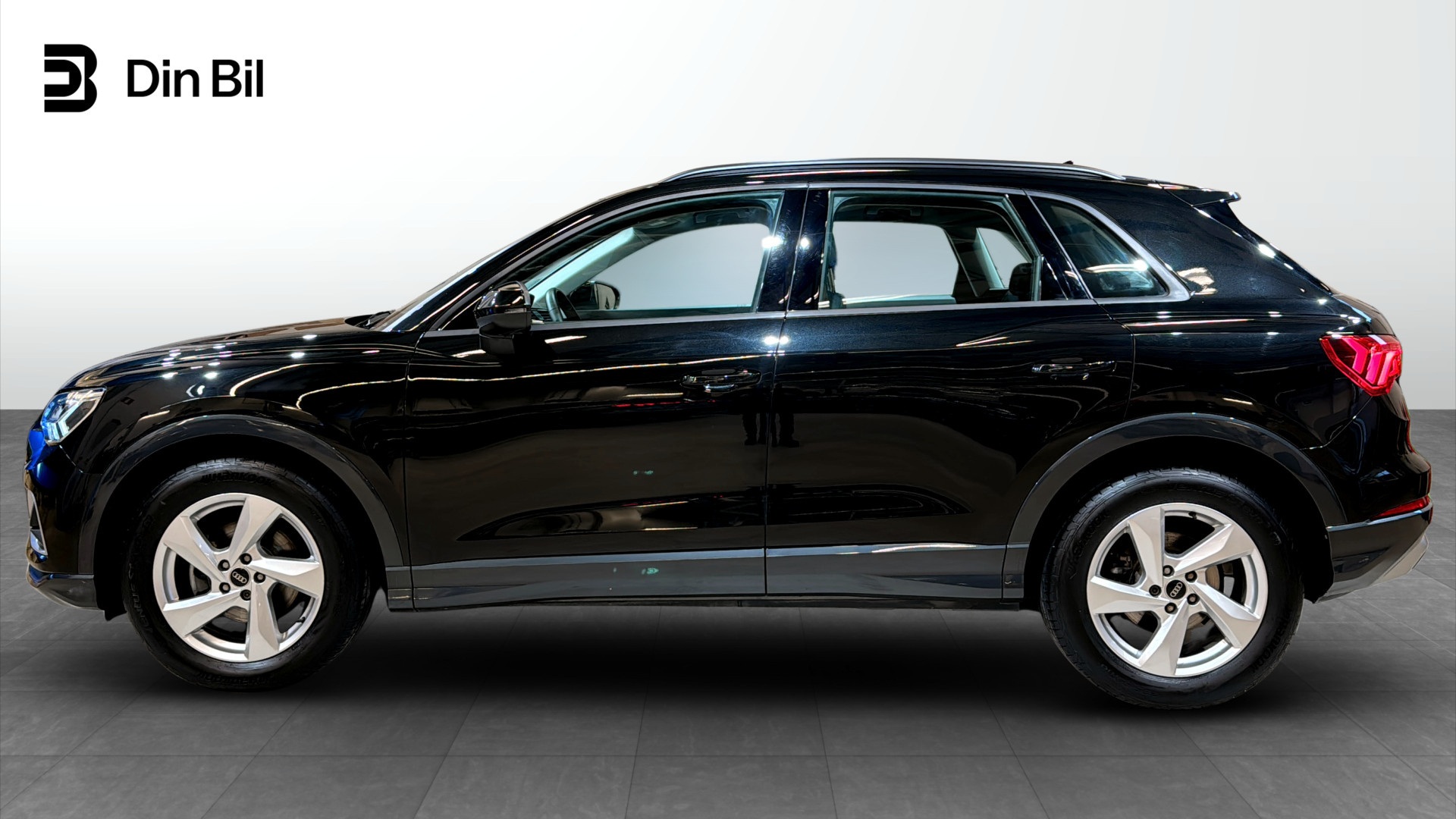 Audi Q3 WCE34U