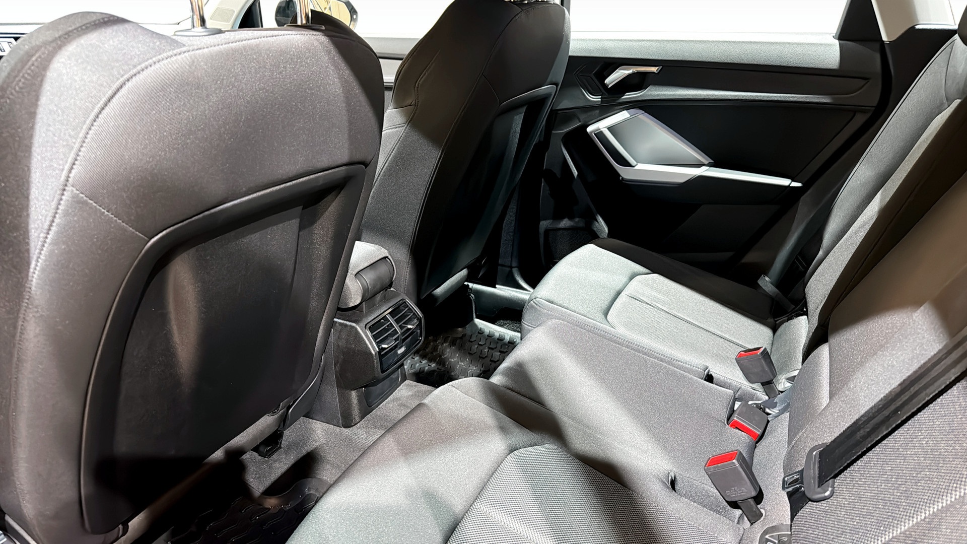 Audi Q3 WCE34U