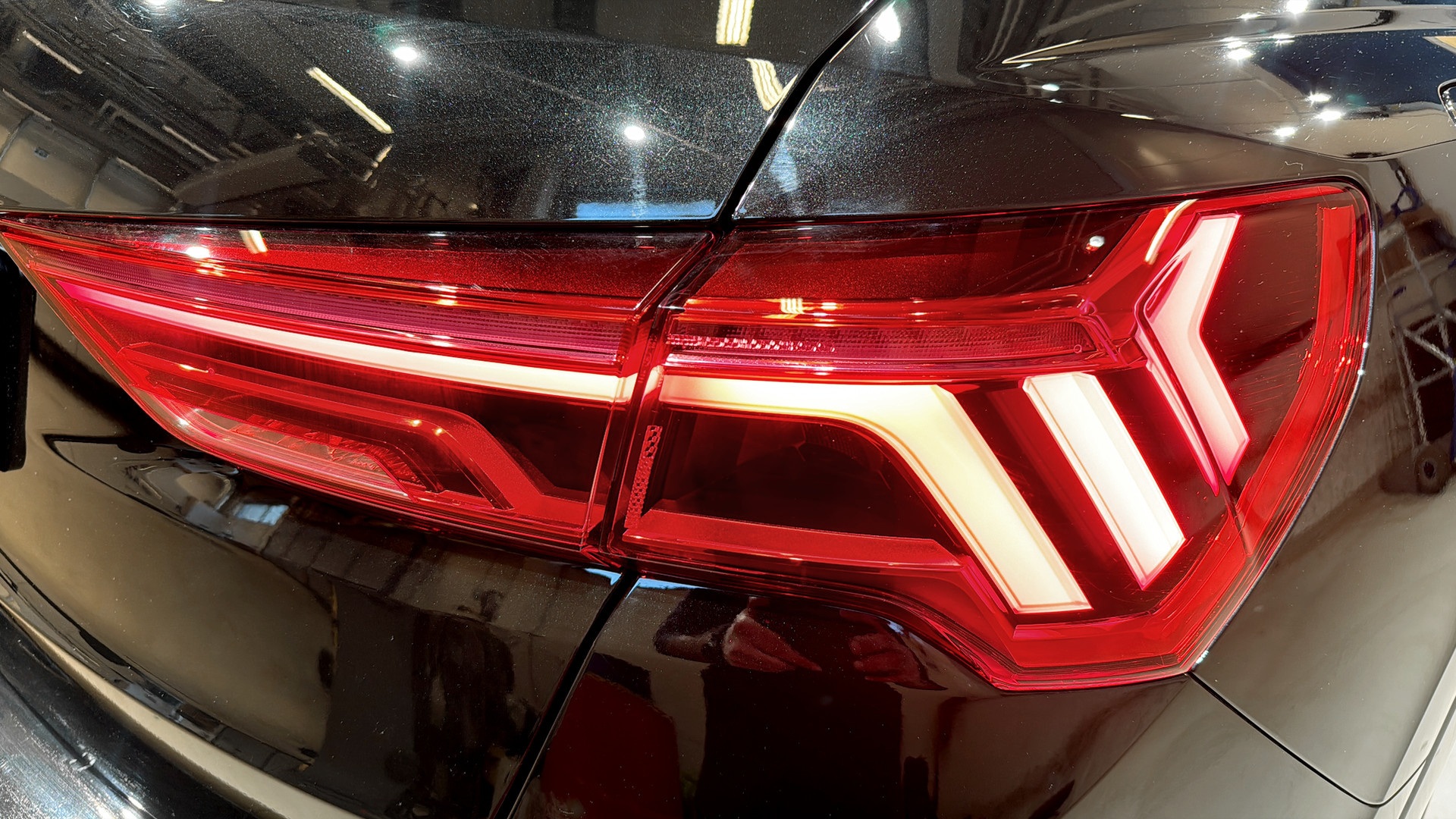 Audi Q3 WCE34U