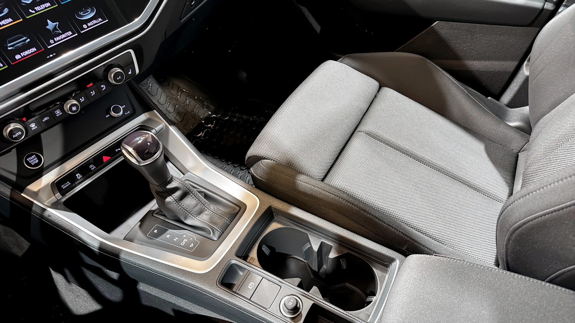 Audi Q3 WCE34U