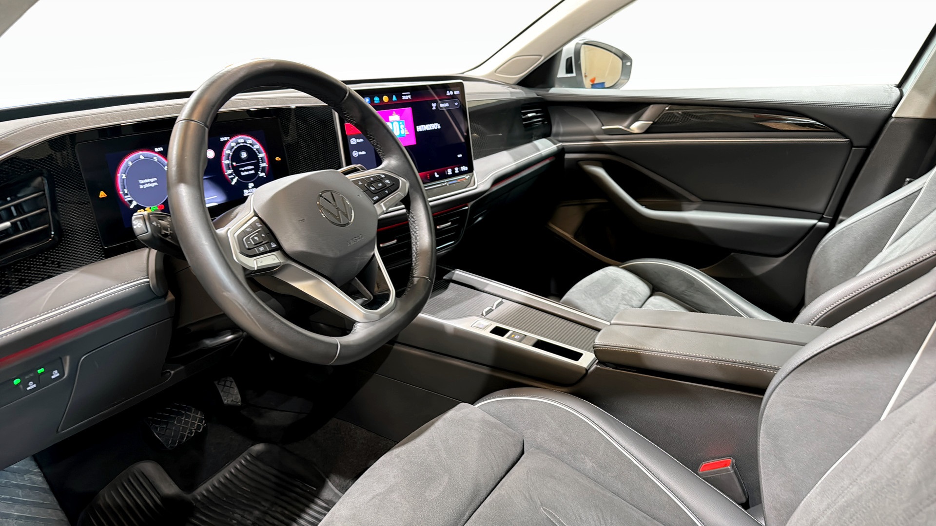 Volkswagen Passat Sportscombi WCF45R