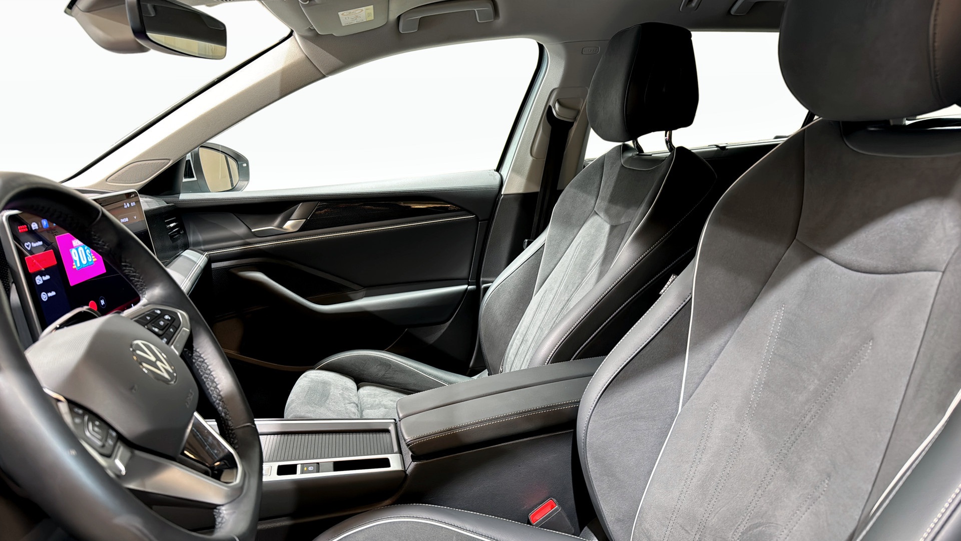 Volkswagen Passat Sportscombi WCF45R