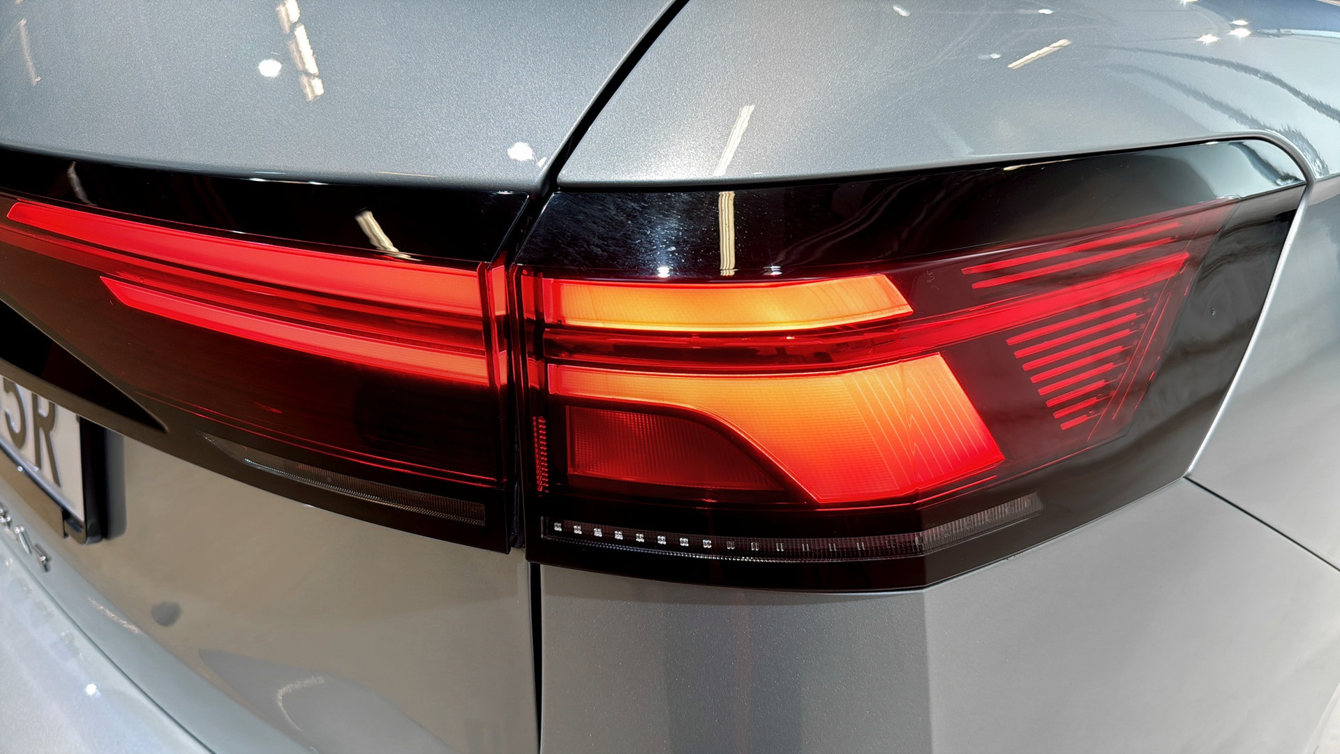 Volkswagen Passat Sportscombi WCF45R