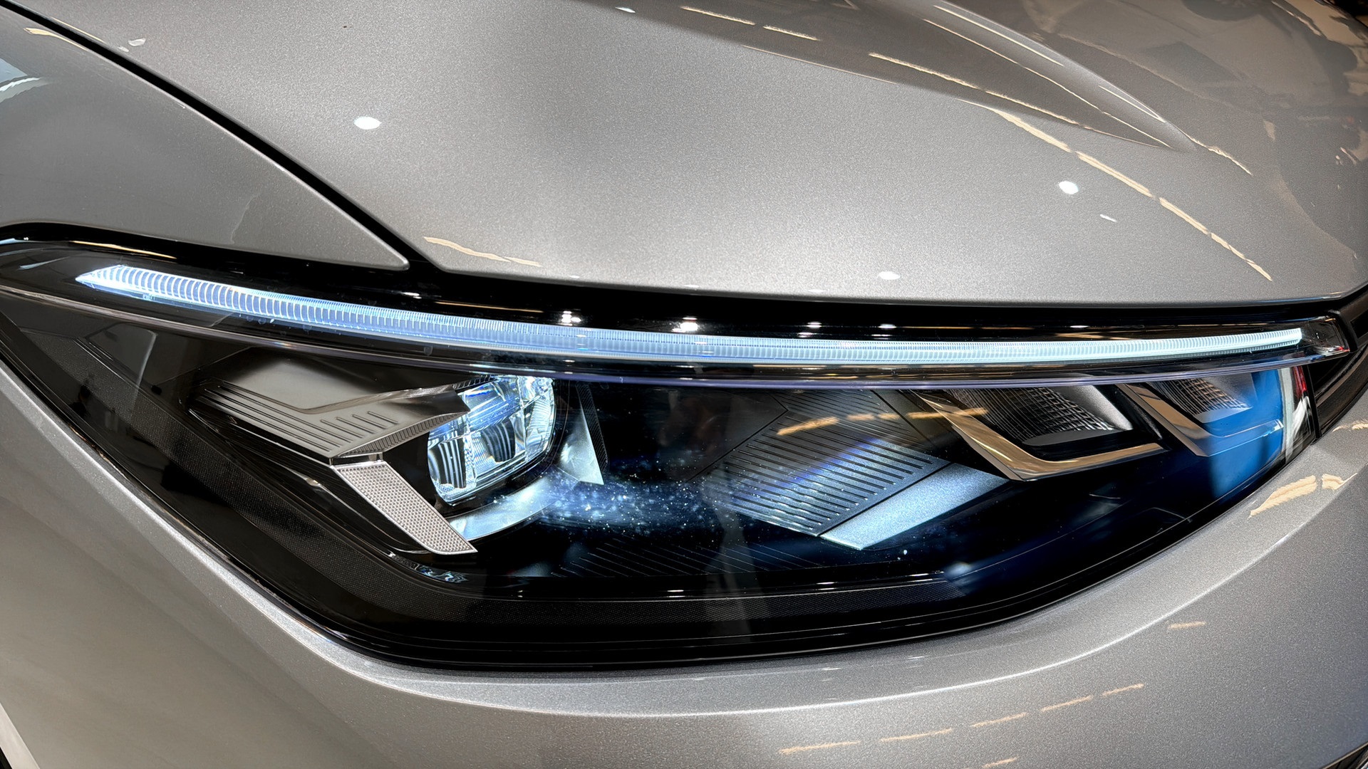 Volkswagen Passat Sportscombi WCF45R