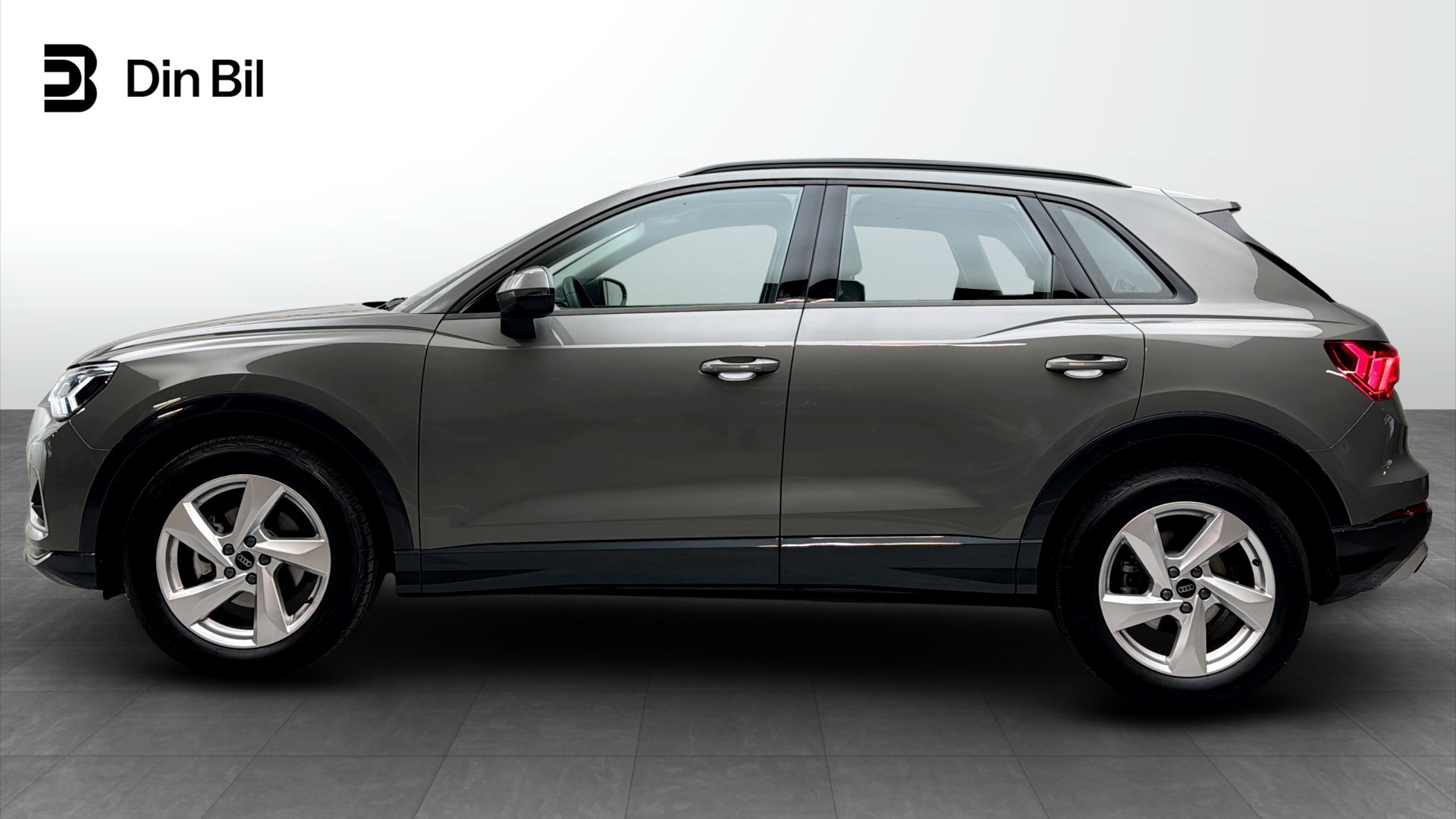 Audi Q3 WCF46D