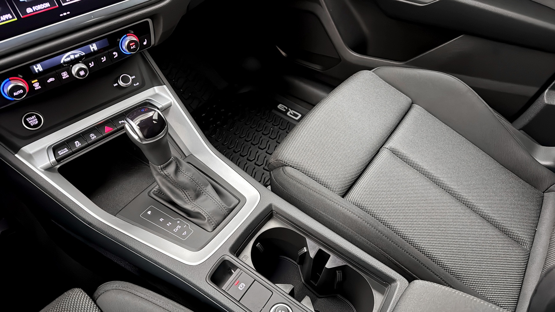 Audi Q3 WCF46D