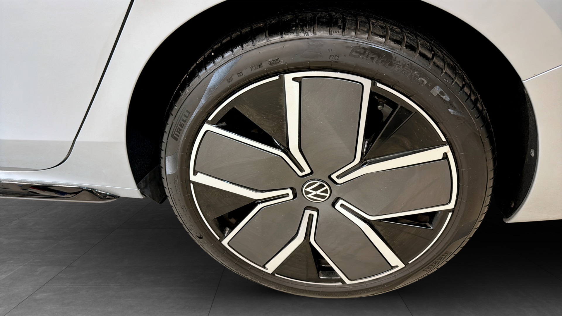 Volkswagen Passat WCF93L