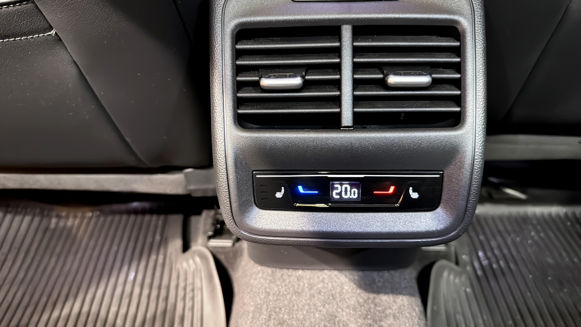 Volkswagen Passat WCF93L
