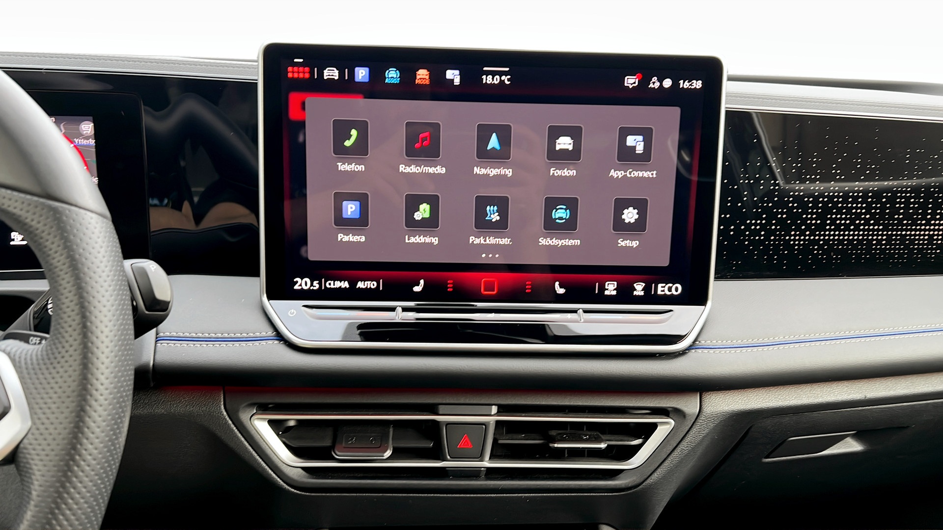Volkswagen Tiguan WCG90J