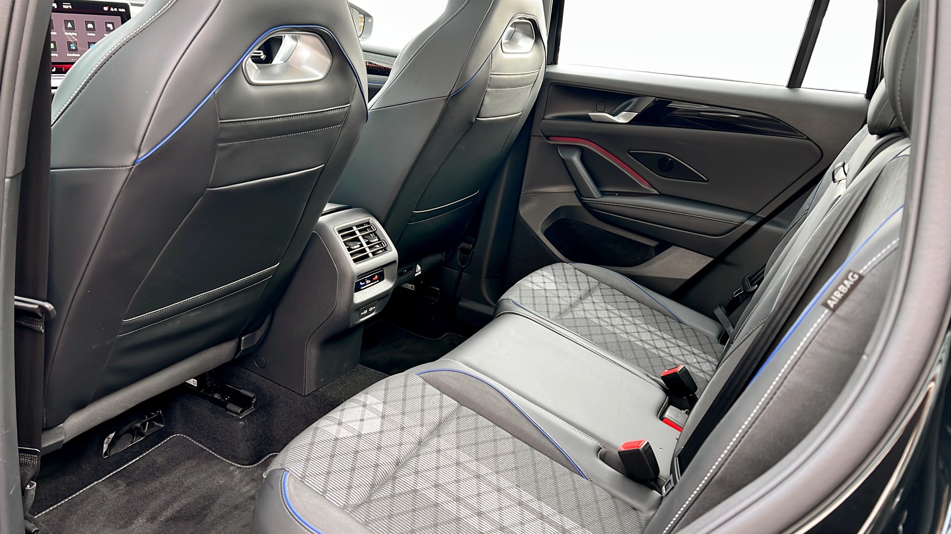 Volkswagen Tiguan WCG90J