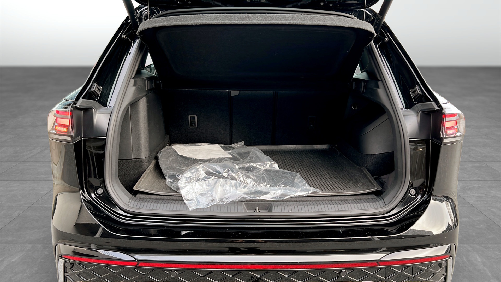 Volkswagen Tiguan WCG90J