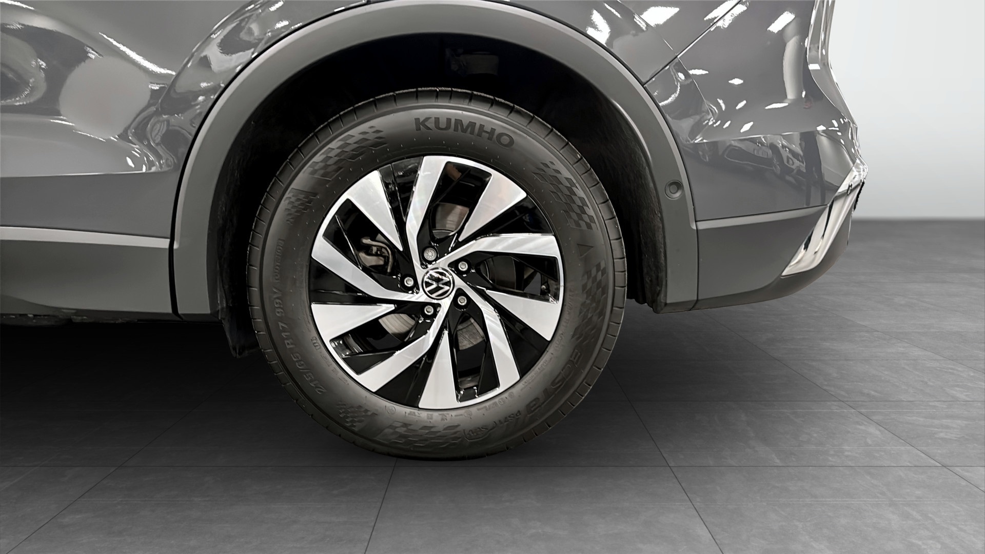 Volkswagen Tiguan WCH63K