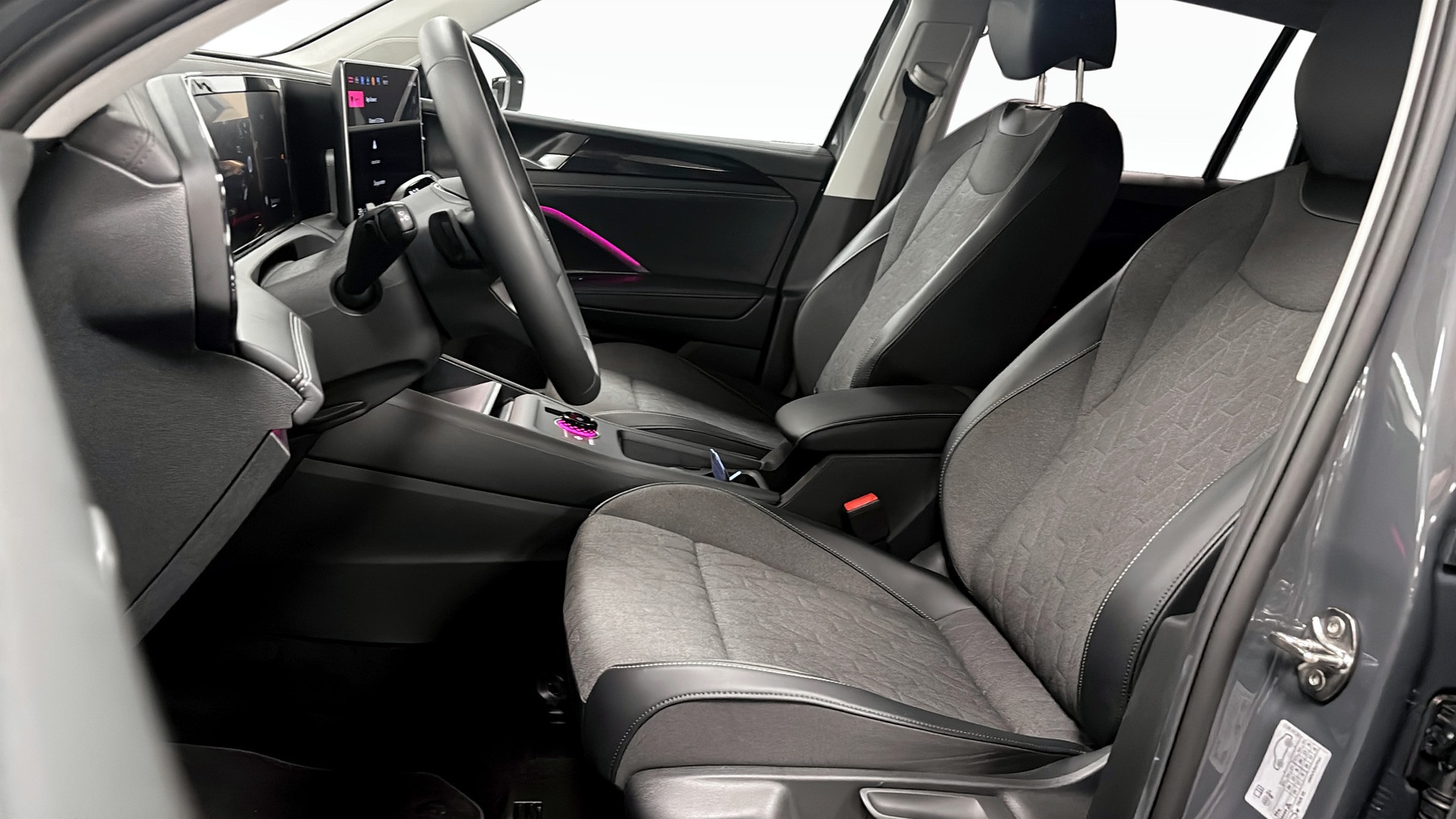 Volkswagen Tiguan WCH63K
