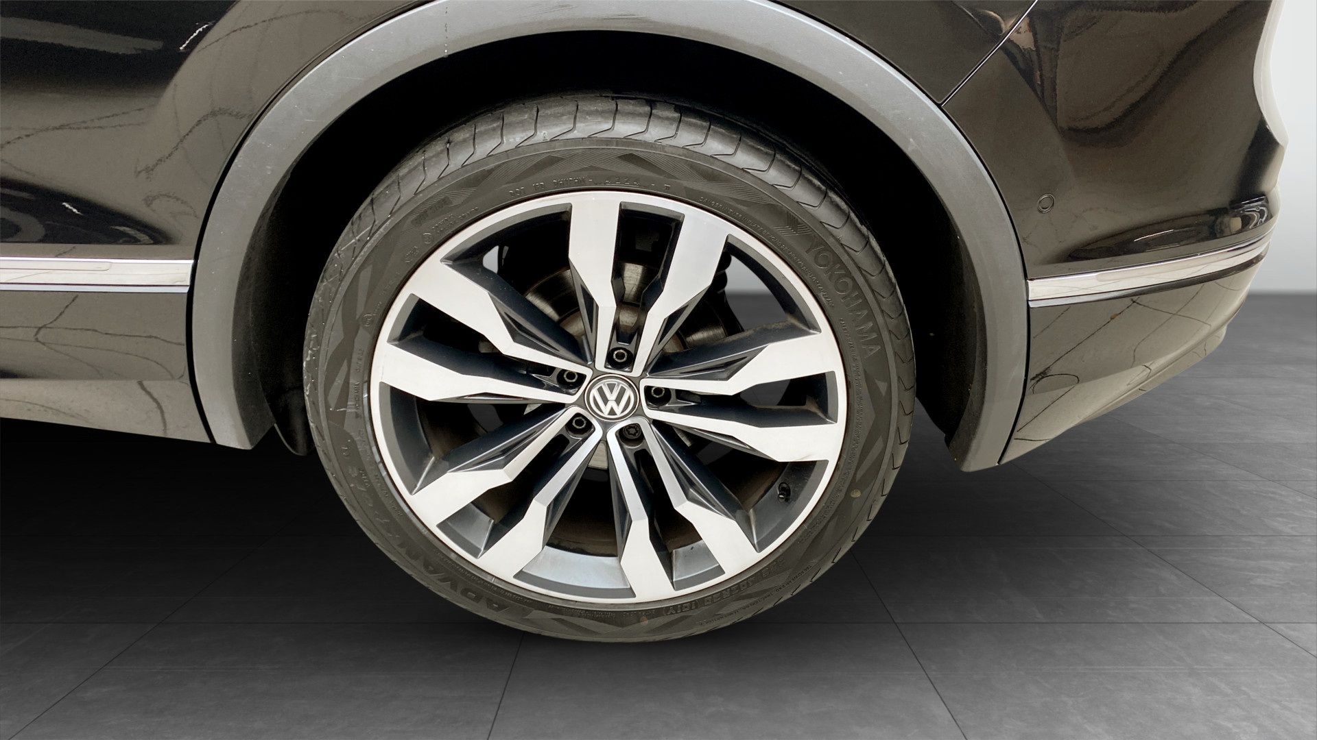 Volkswagen Tiguan WCM80X