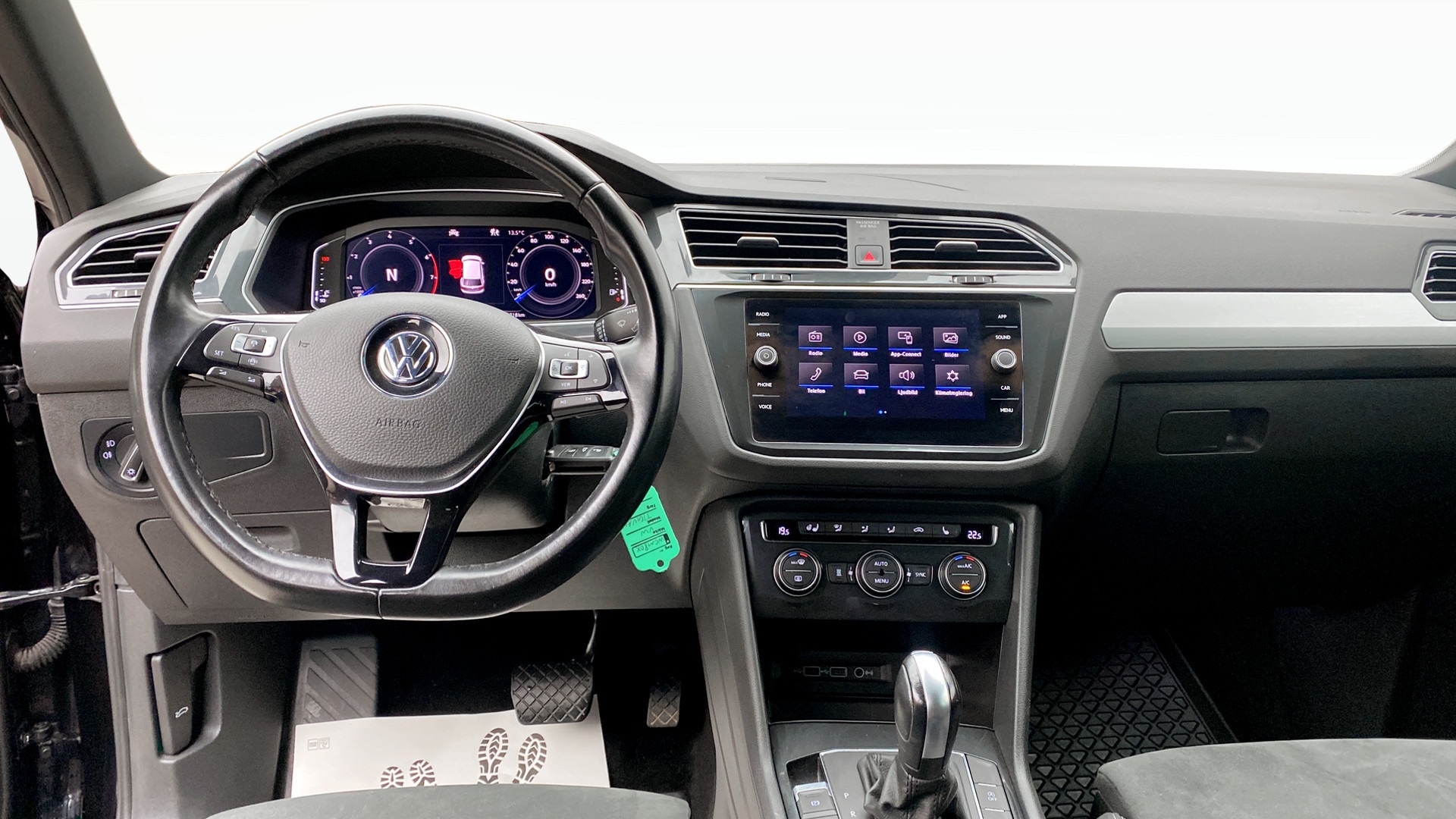 Volkswagen Tiguan WCM80X