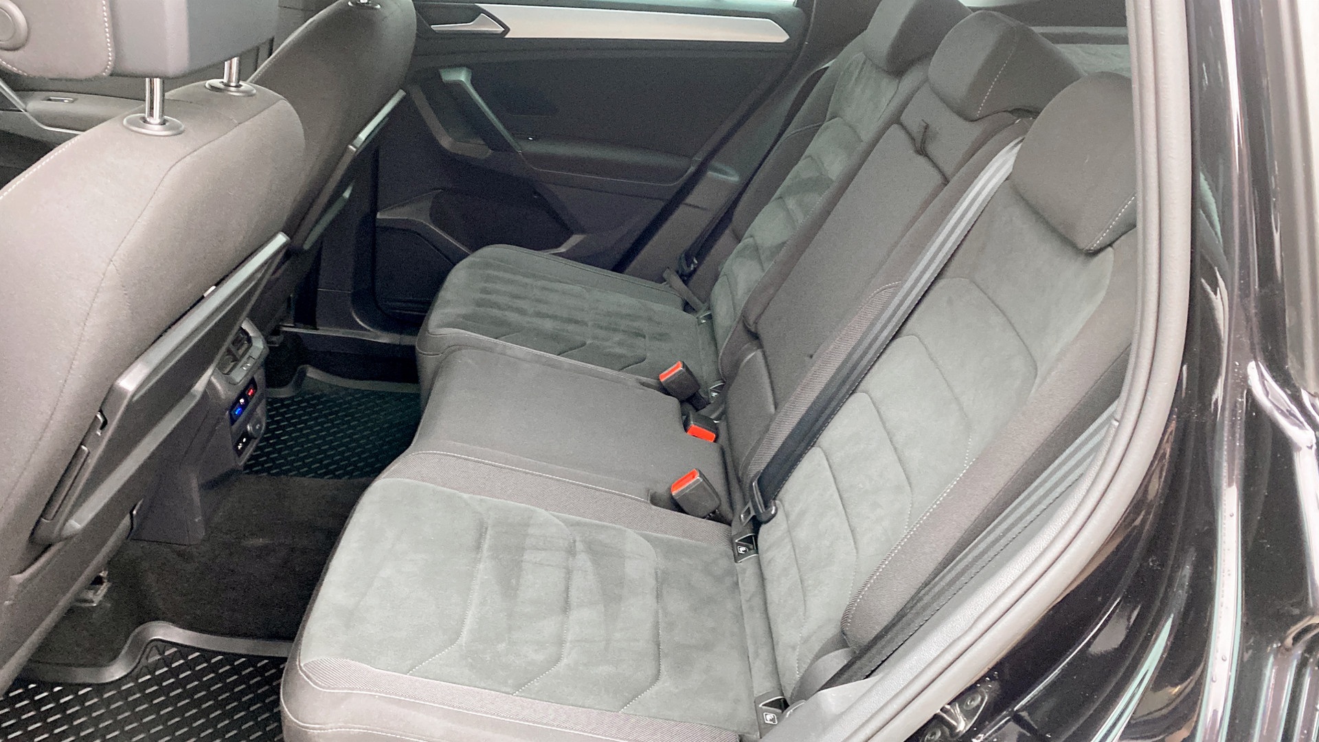Volkswagen Tiguan WCM80X