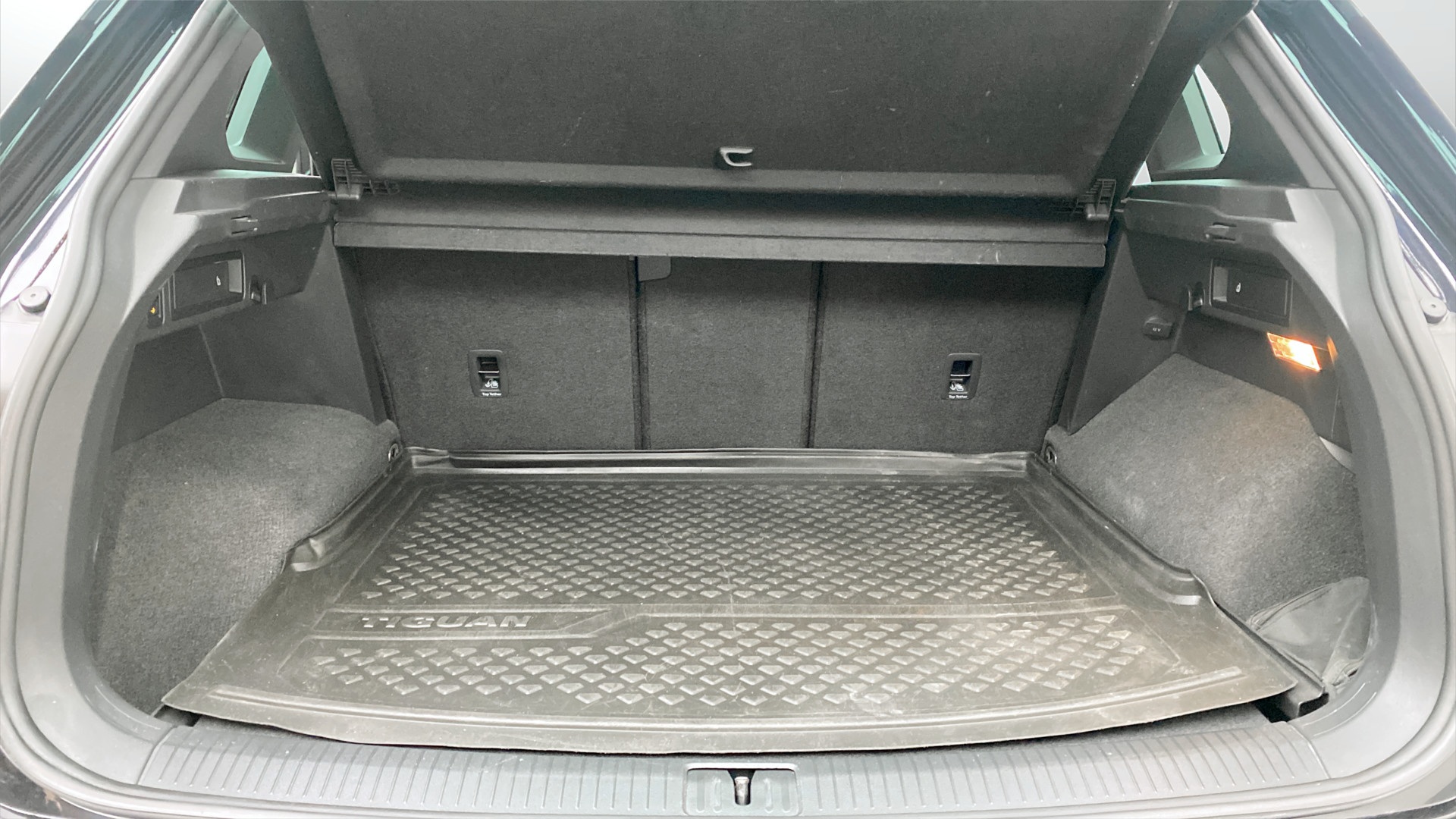 Volkswagen Tiguan WCM80X