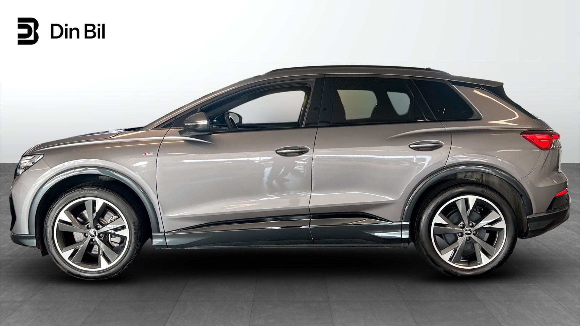 Audi Q4 e-tron WCN44M