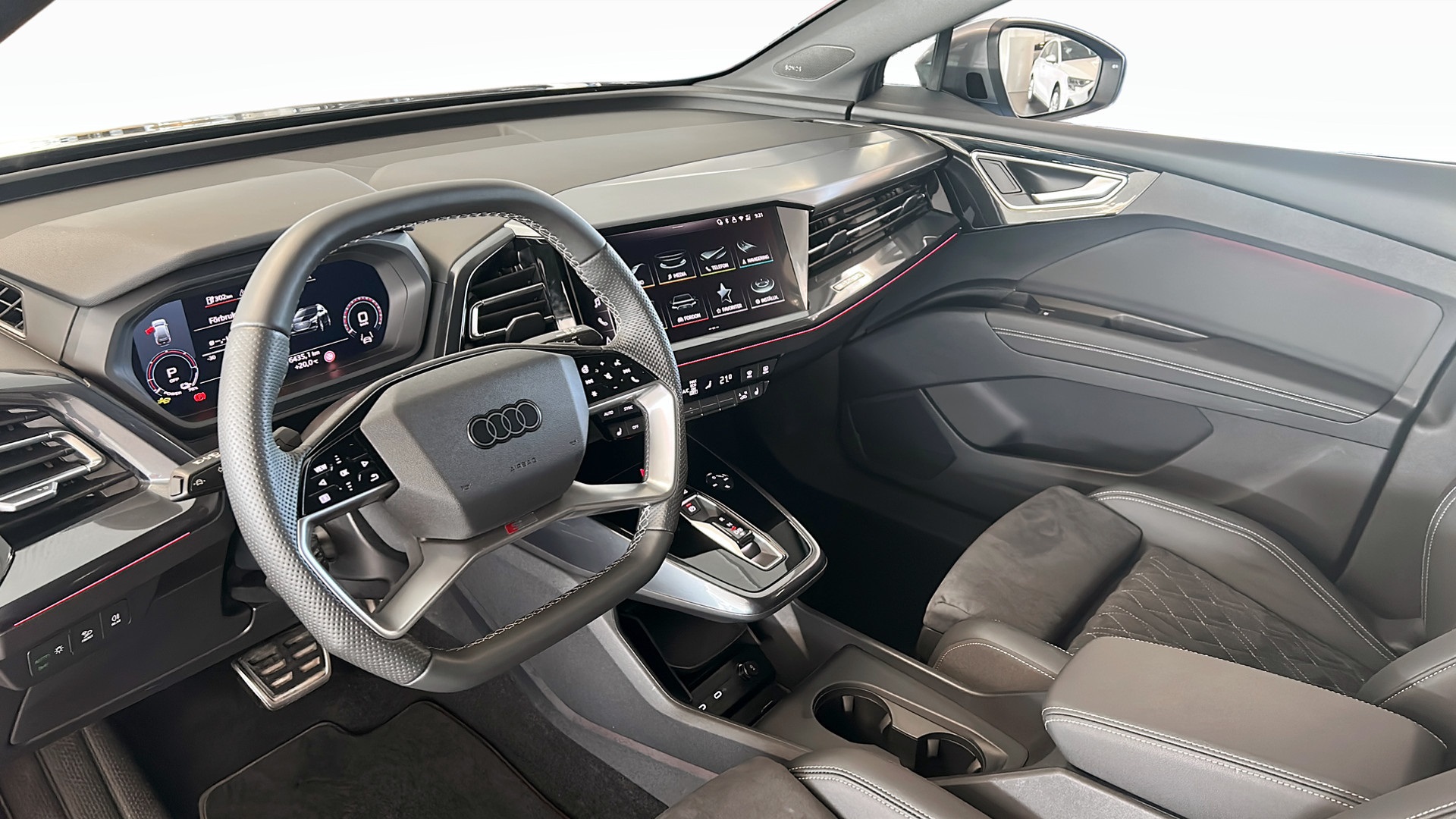 Audi Q4 e-tron WCN44M