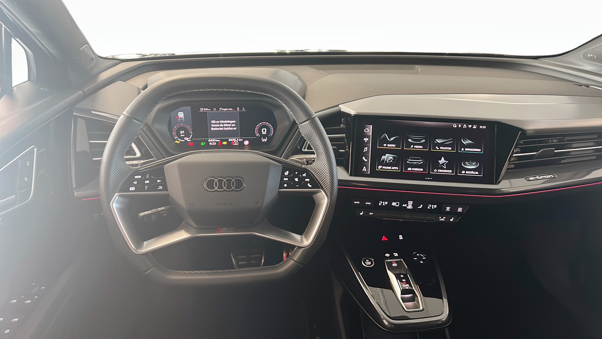 Audi Q4 e-tron WCN44M