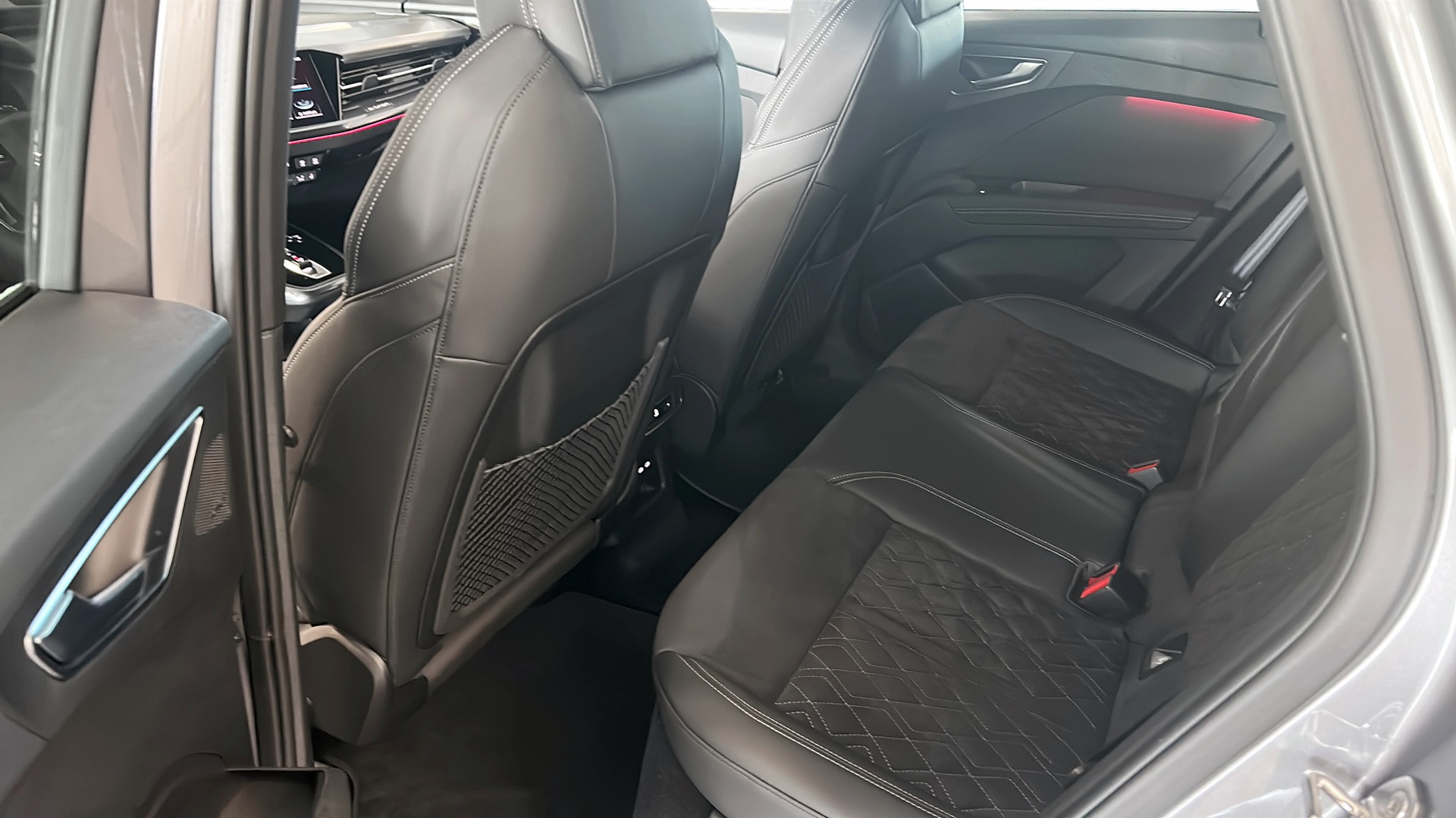 Audi Q4 e-tron WCN44M