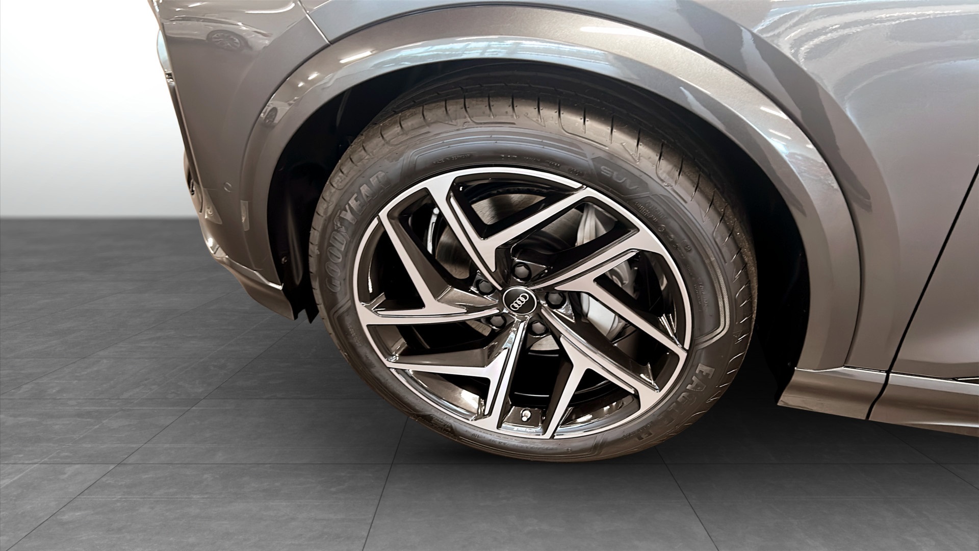 Audi Q6 e-tron WDE27L