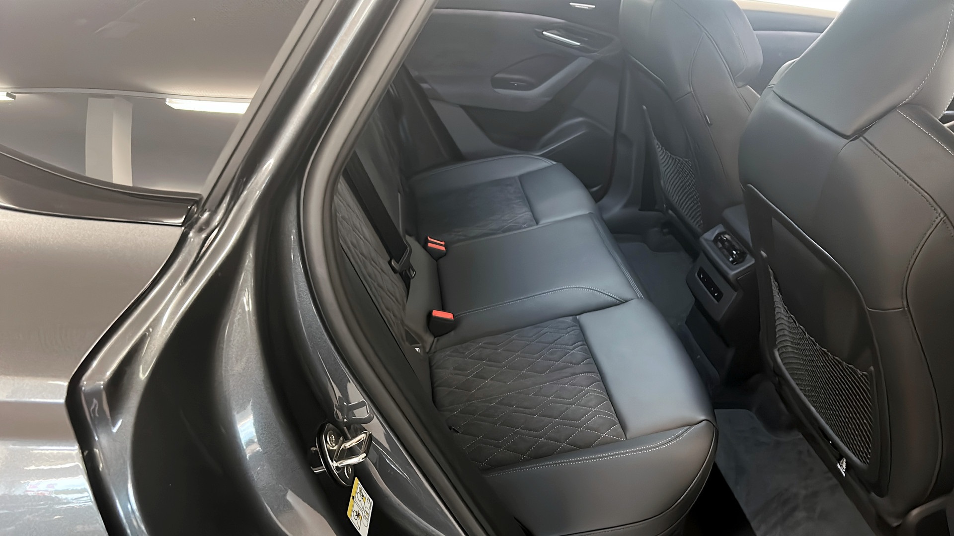 Audi Q6 e-tron WDE27L