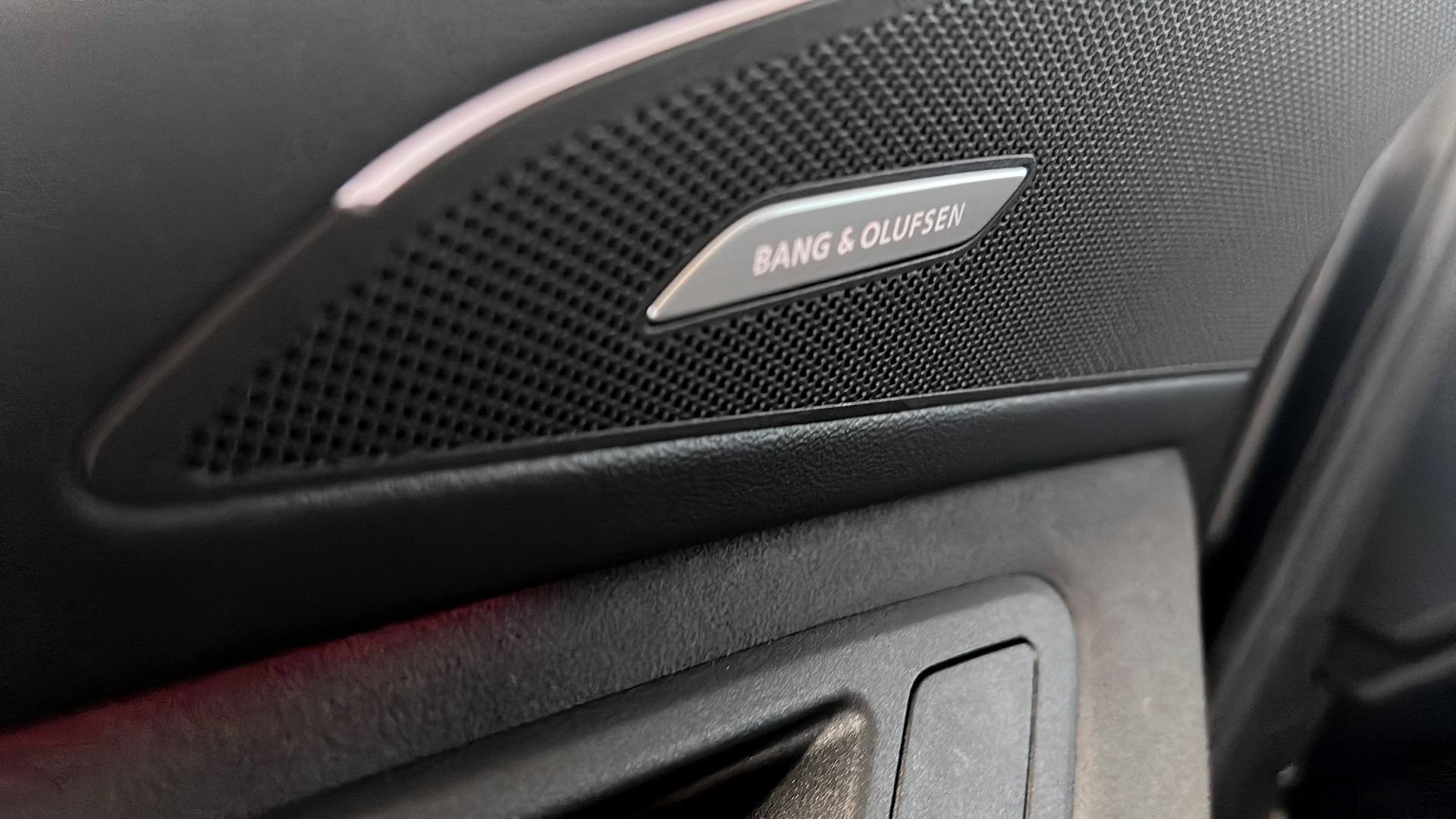 Audi Q6 e-tron WDE27L