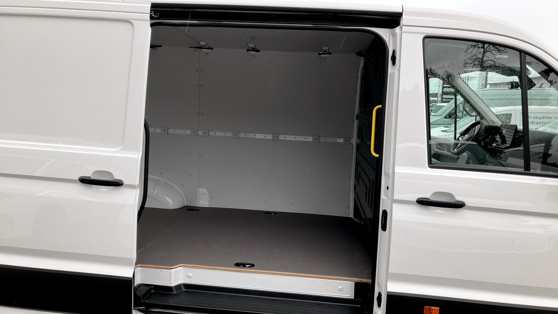 Volkswagen Crafter Skåp kort hjulbas WDE34J