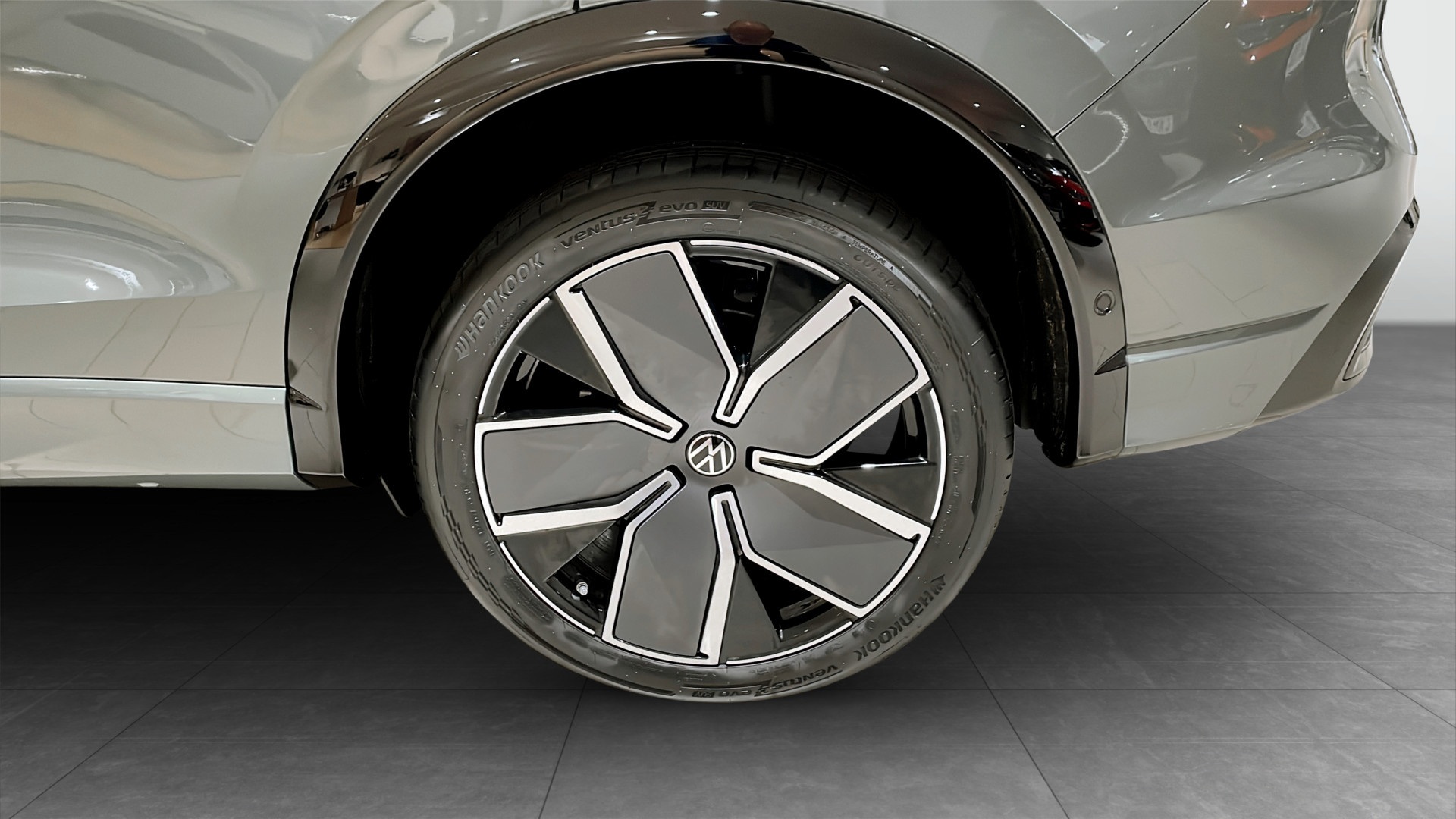 Volkswagen Tiguan WDF53U