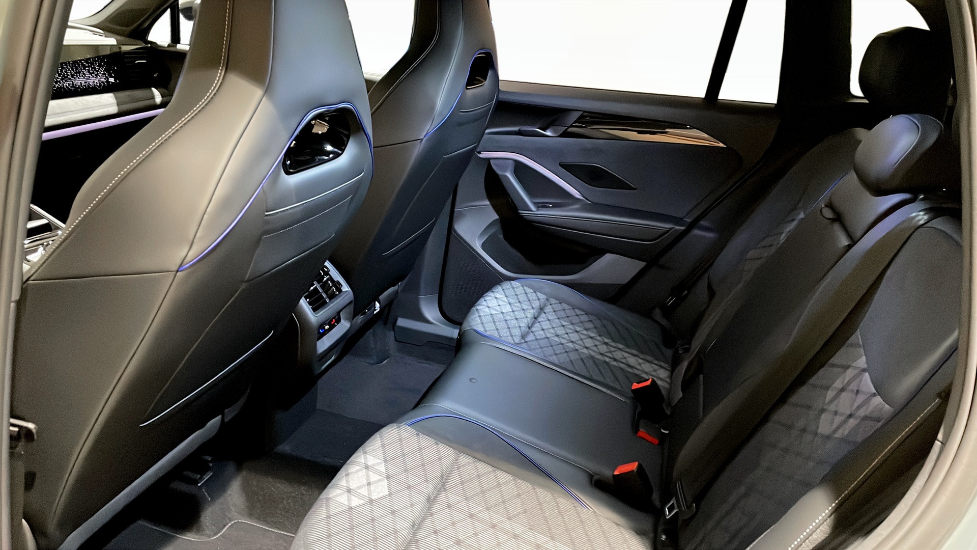 Volkswagen Tiguan WDF53U