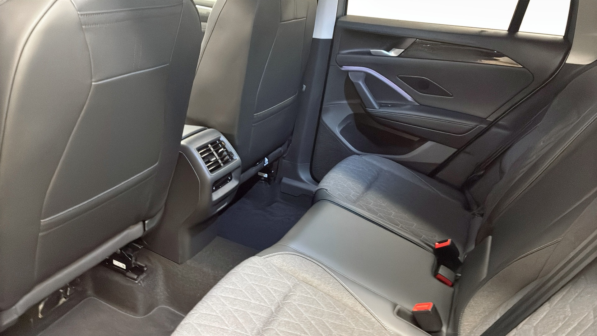 Volkswagen Tiguan WDF97M