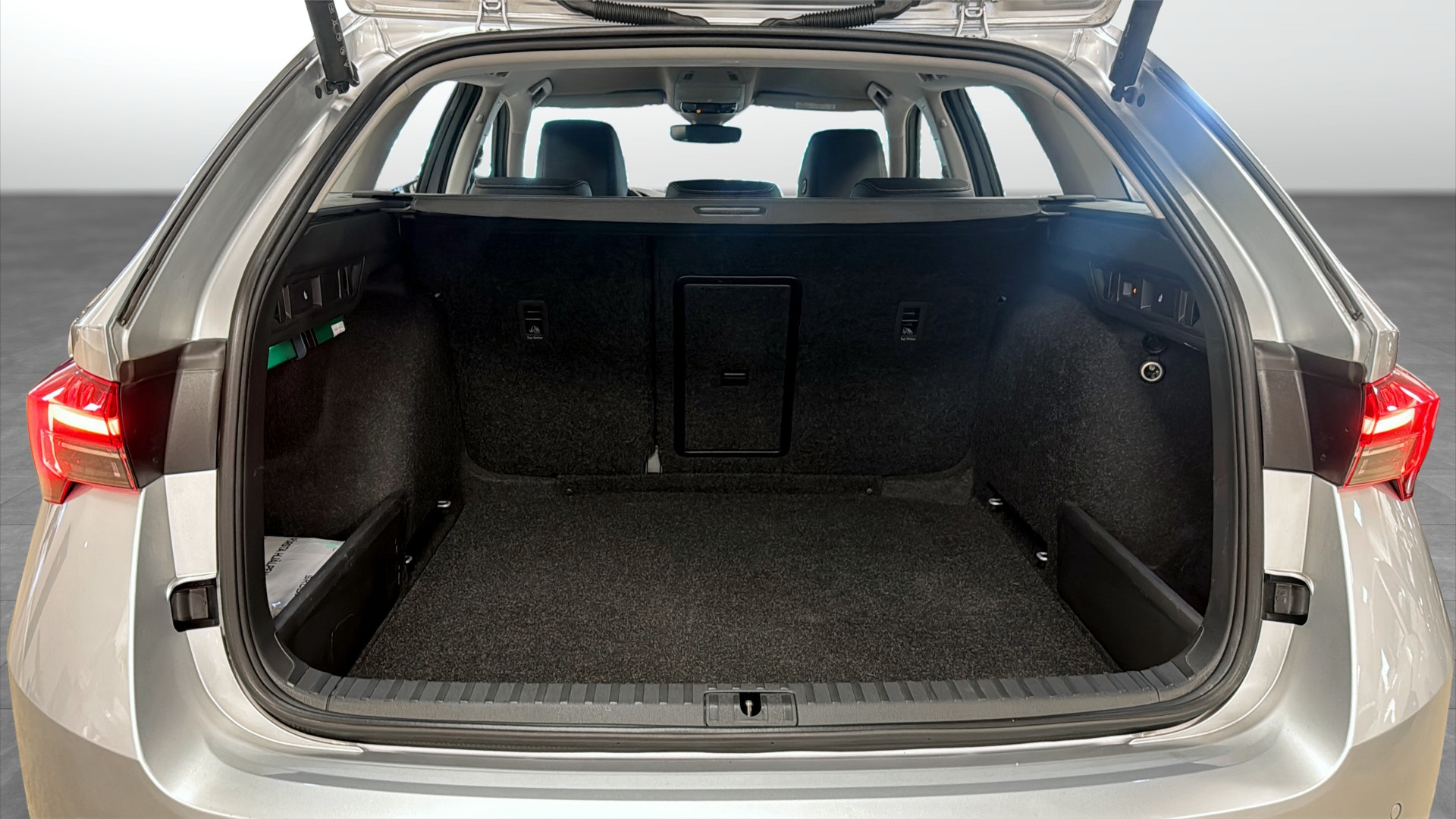 Skoda Octavia Combi WDM48K